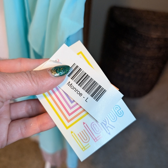 NWT LuLaRoe Monroe Seafoam Green Fringe Swim Coverup - Picture 7 of 13